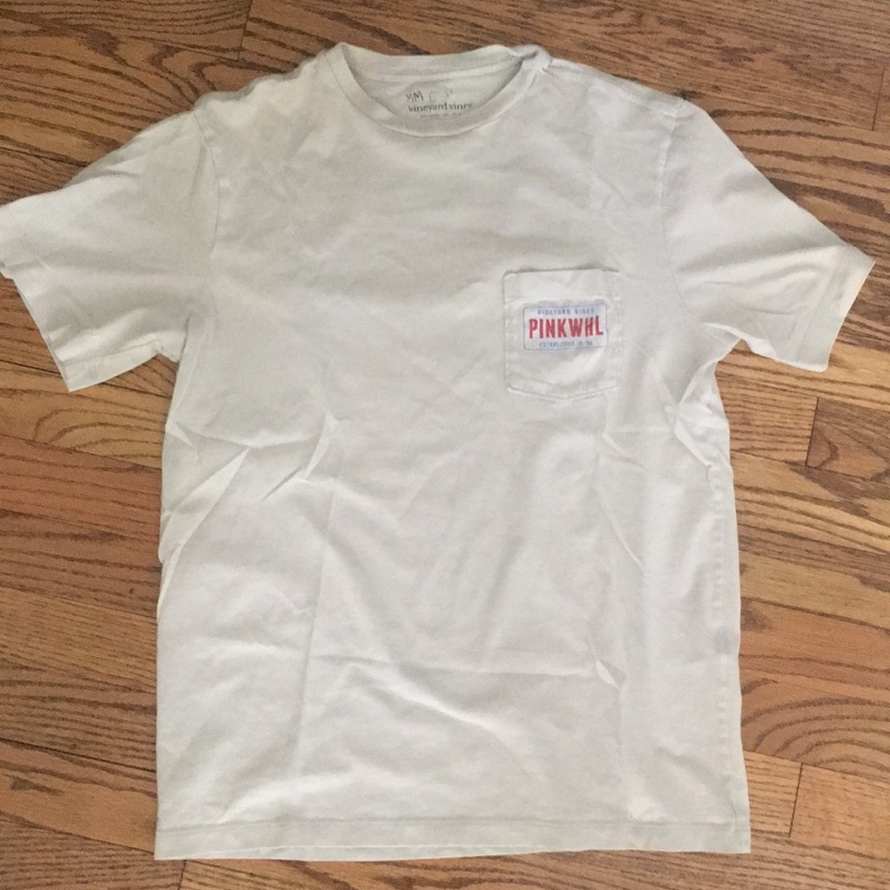 Vineyard vines t shirt